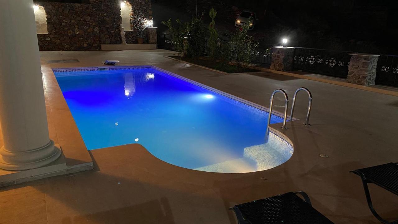 Royal Villa *