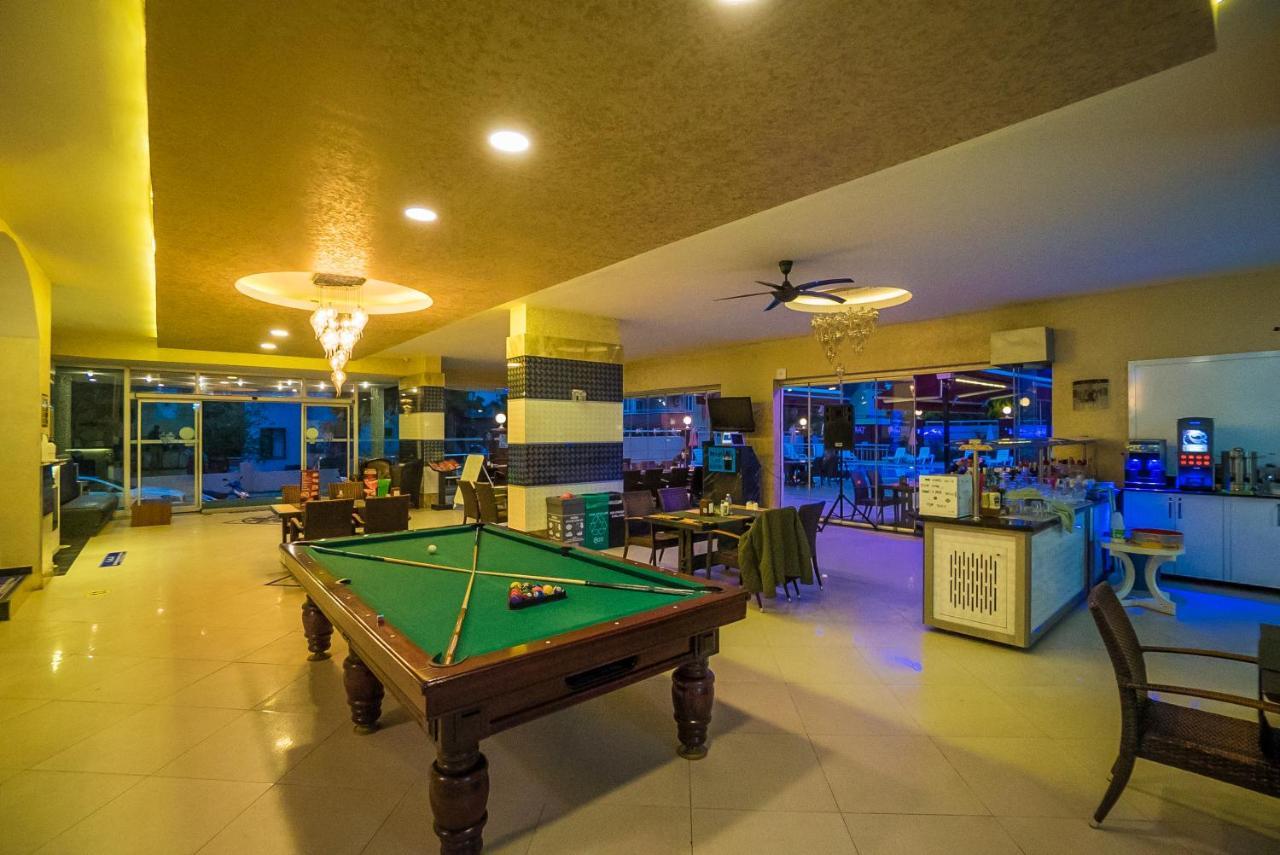 Aparthotel Cleopatra Tac & Apart 3*