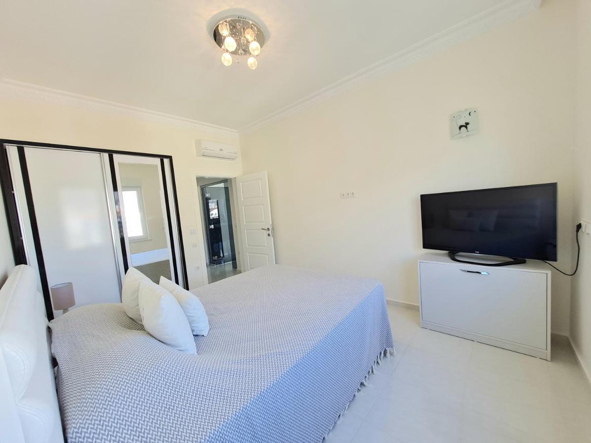 Luxury Apartment *