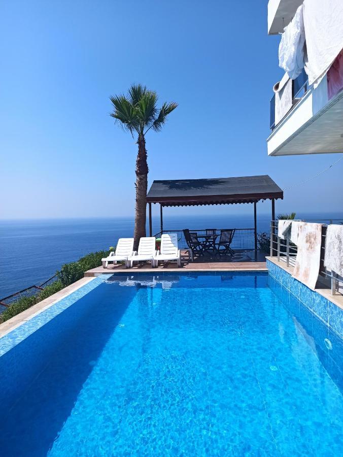 Sunset Villa *