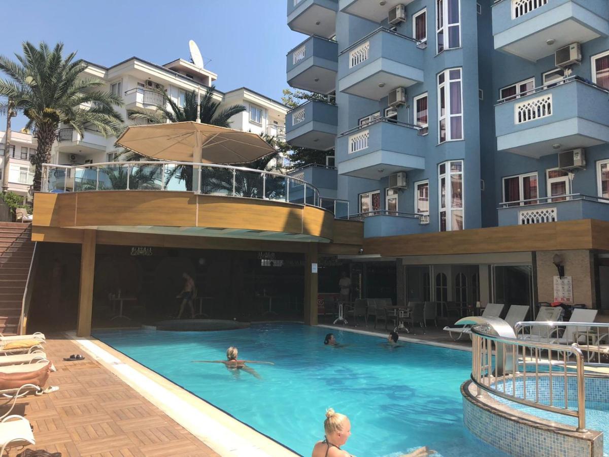 Lavinia & Aparthotel 3*