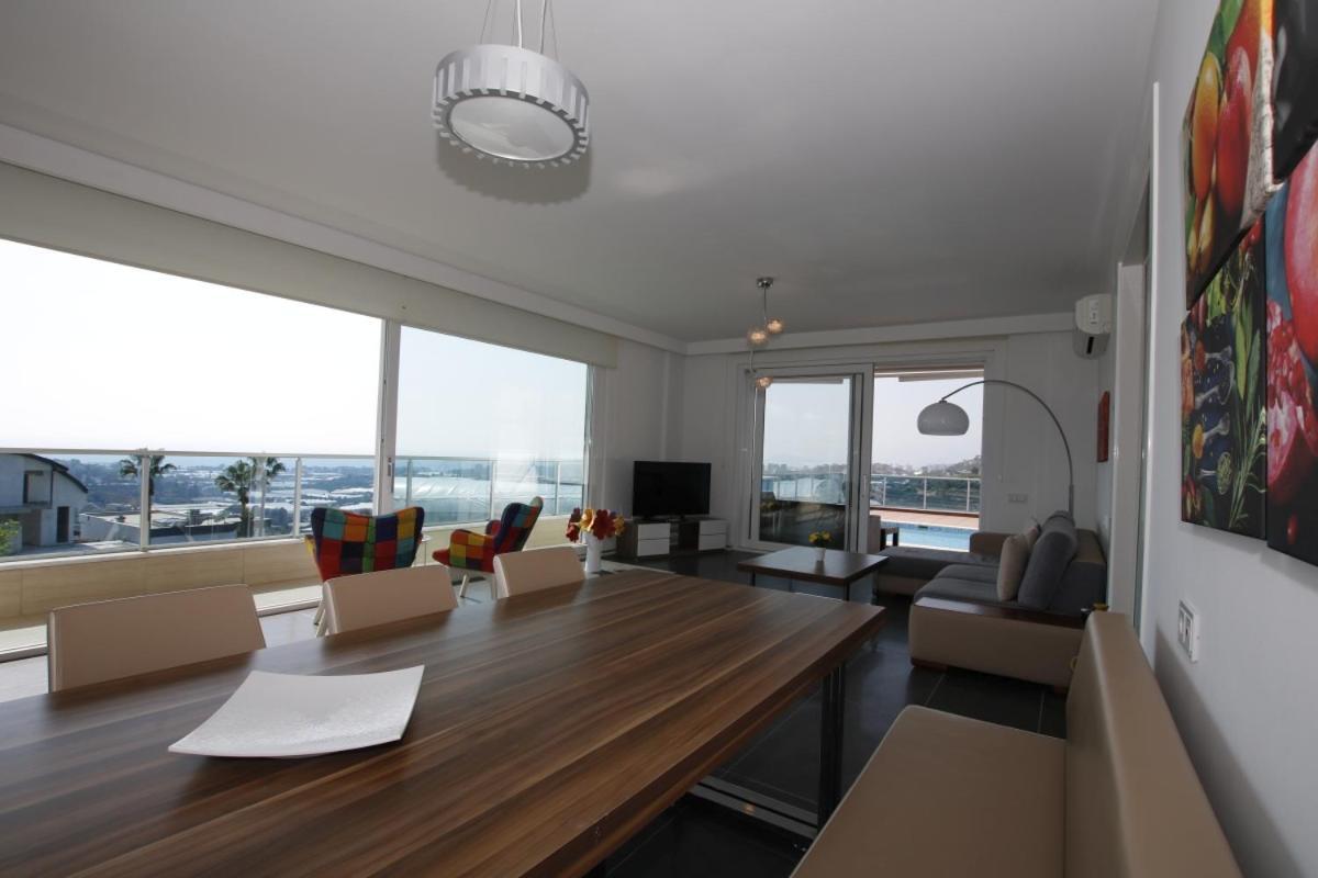 Carlijn Met Prive-zwembad, Veel Privacy En Panoramisch Uitzicht Op Zee, Op Luxe Villa