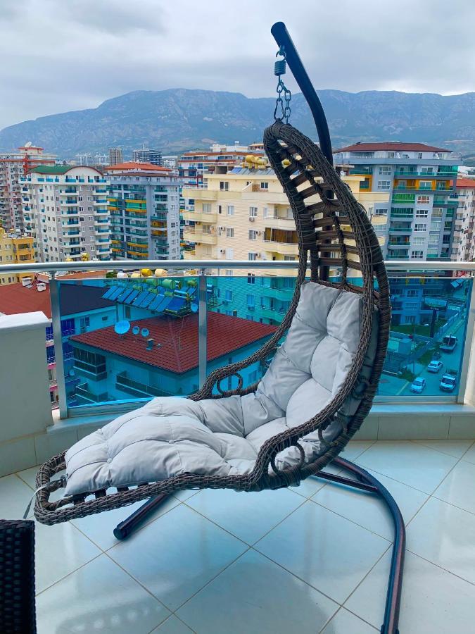 Luxury Apartment *