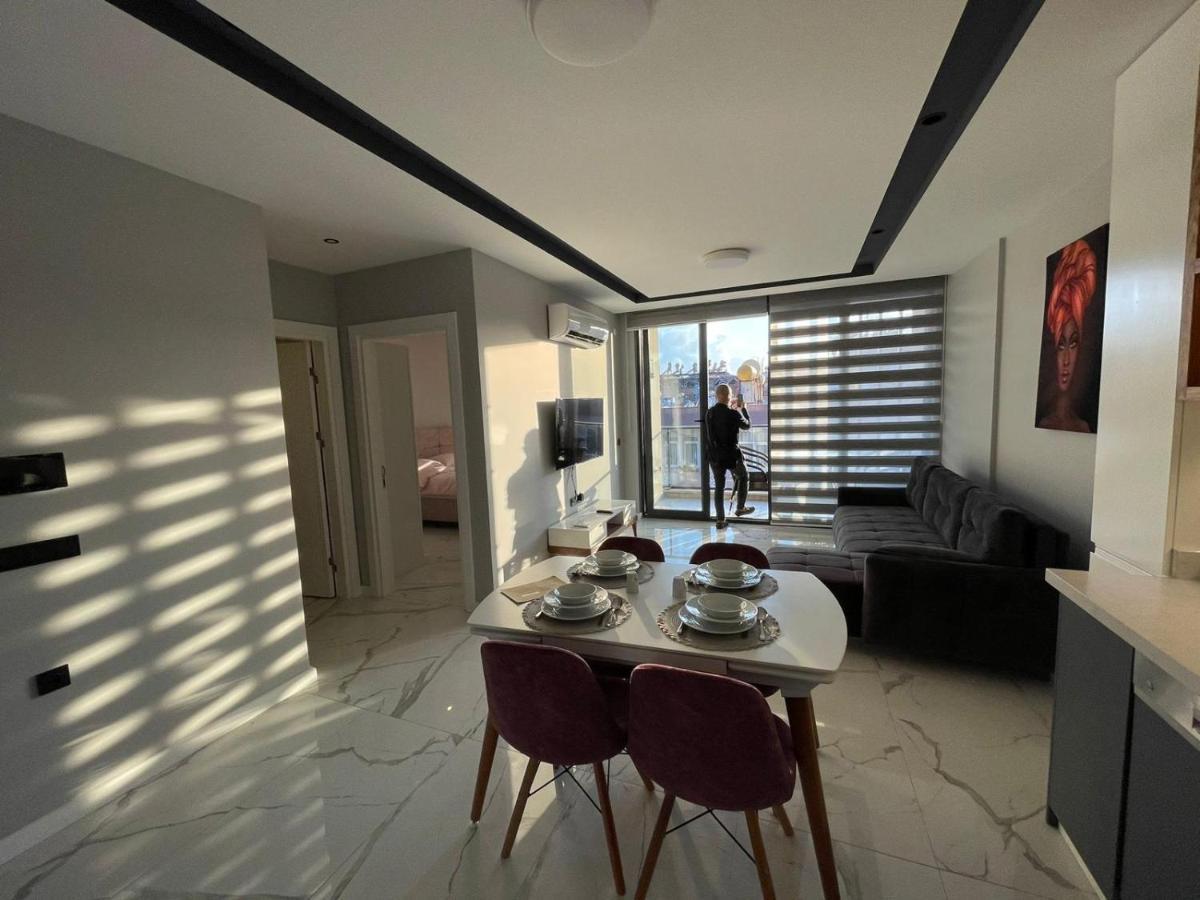Square Light Residence Apartment