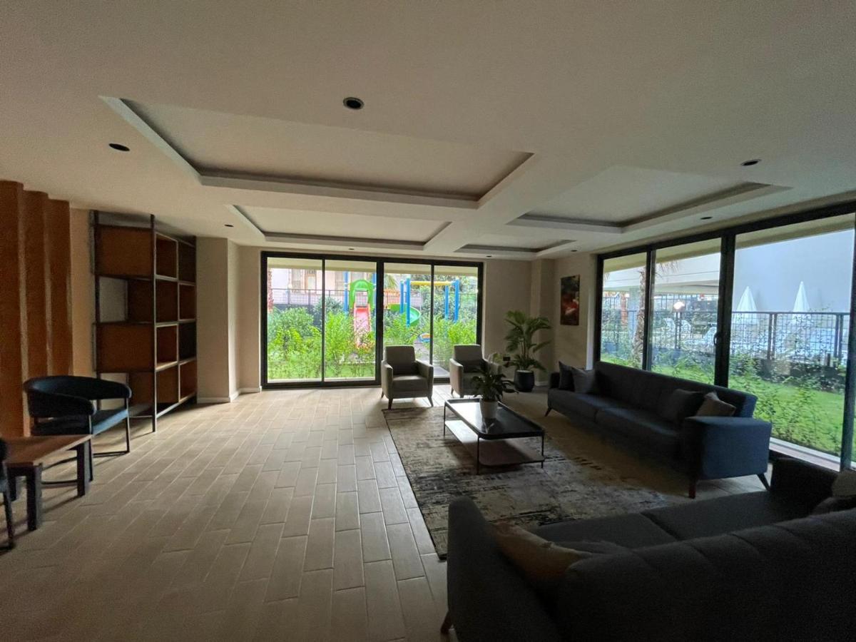 Square Light Residence Apartment