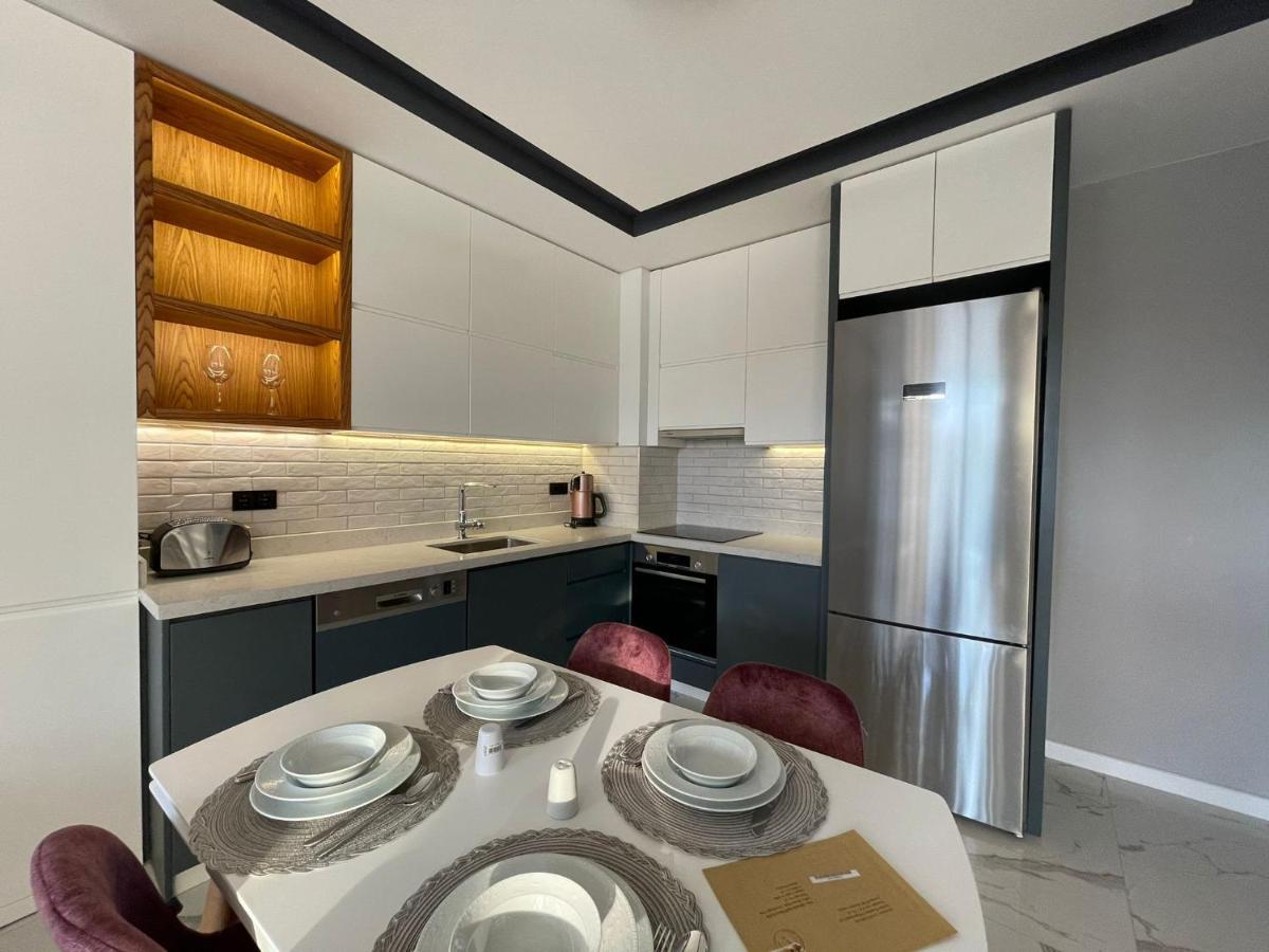 Apartment Square Light Residence
