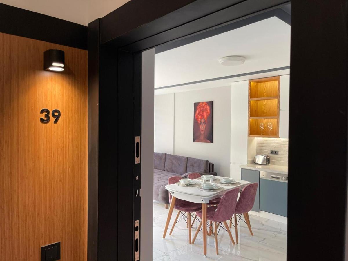 Square Light Residence