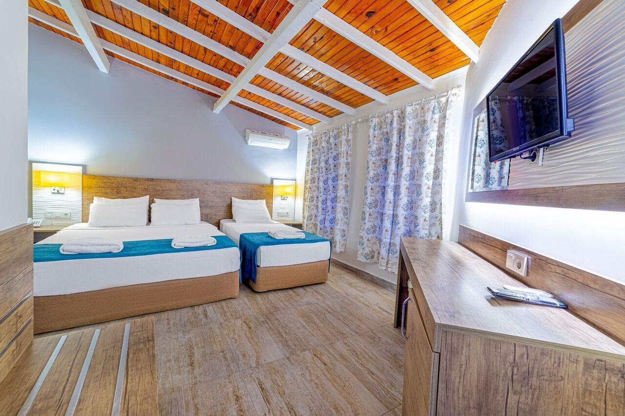 La Marina (adults Only) Hotel