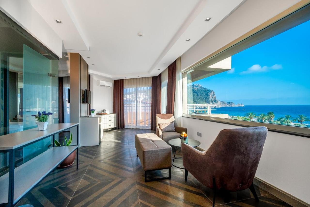 Riviera & 4*