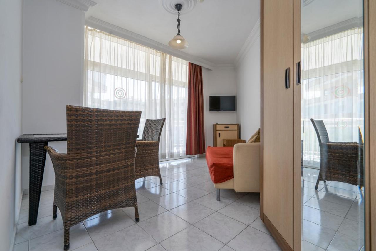 Carmen Aparthotel