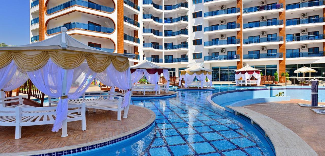 Azura Park Apartment *