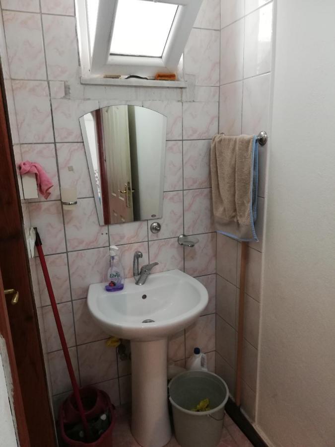 Caner Sitesi Apt No:211b Blok/b Kat:2 No:5