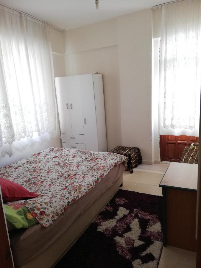 Caner Sitesi Apt No:211b Blok/b Kat:2 No:5
