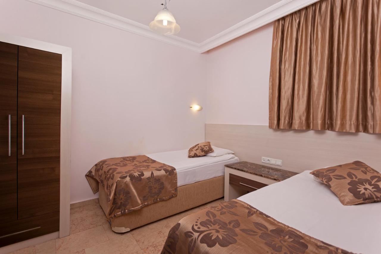 Otel Club Paradiso & 5*