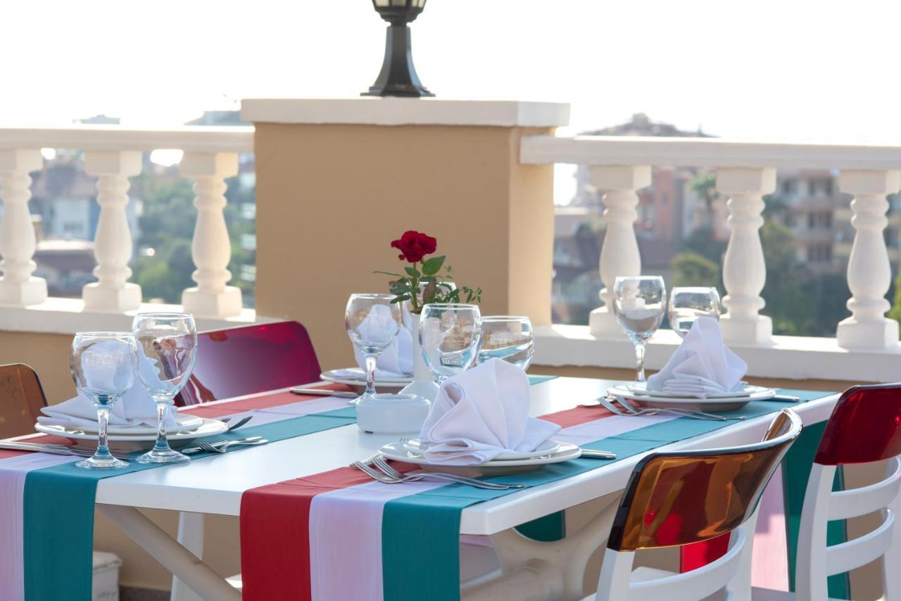 Otel Club Paradiso & 5*