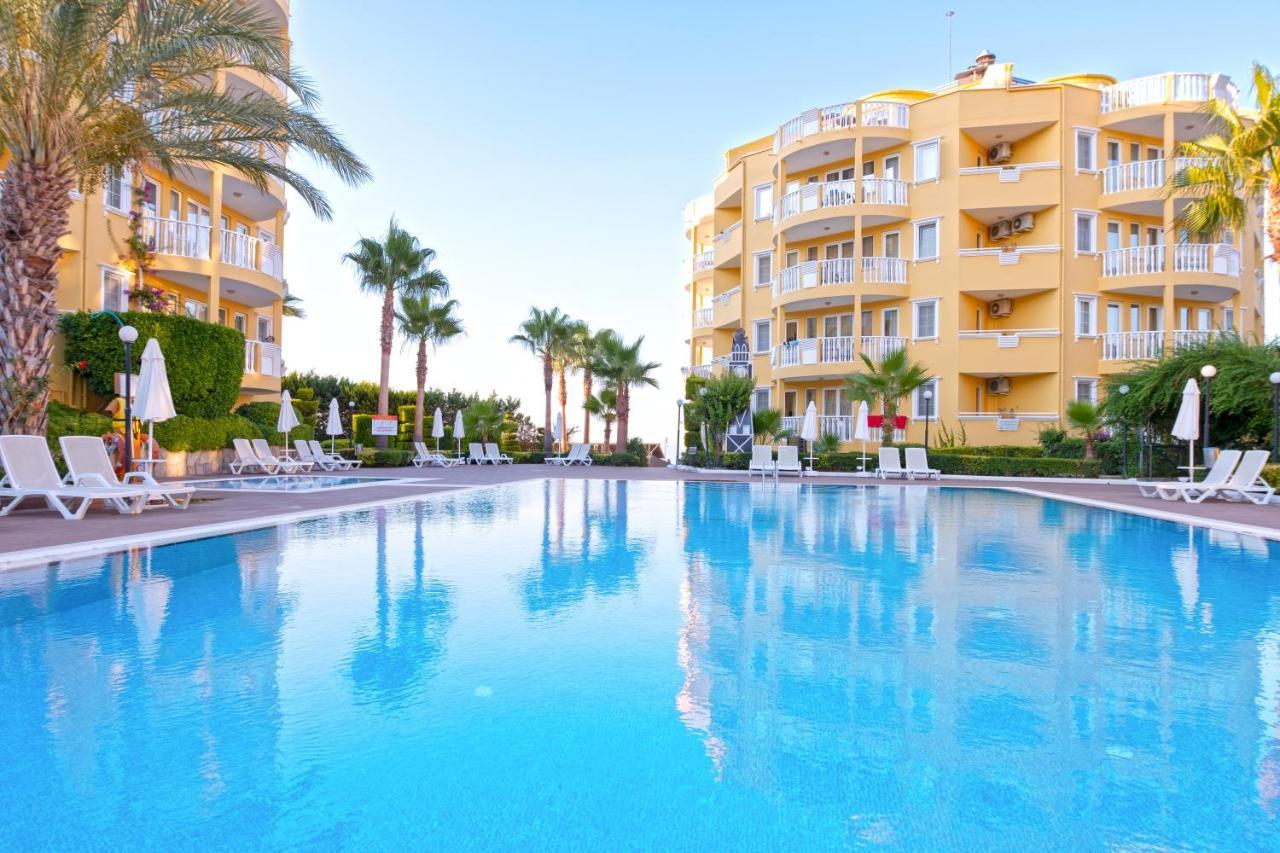 Club Paradiso & Otel 5*