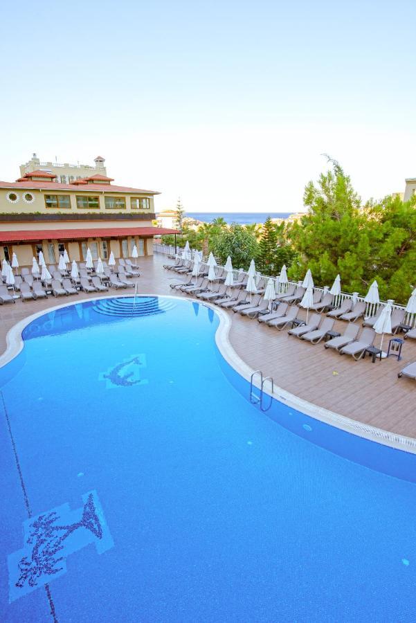 Club Paradiso & Otel 5*