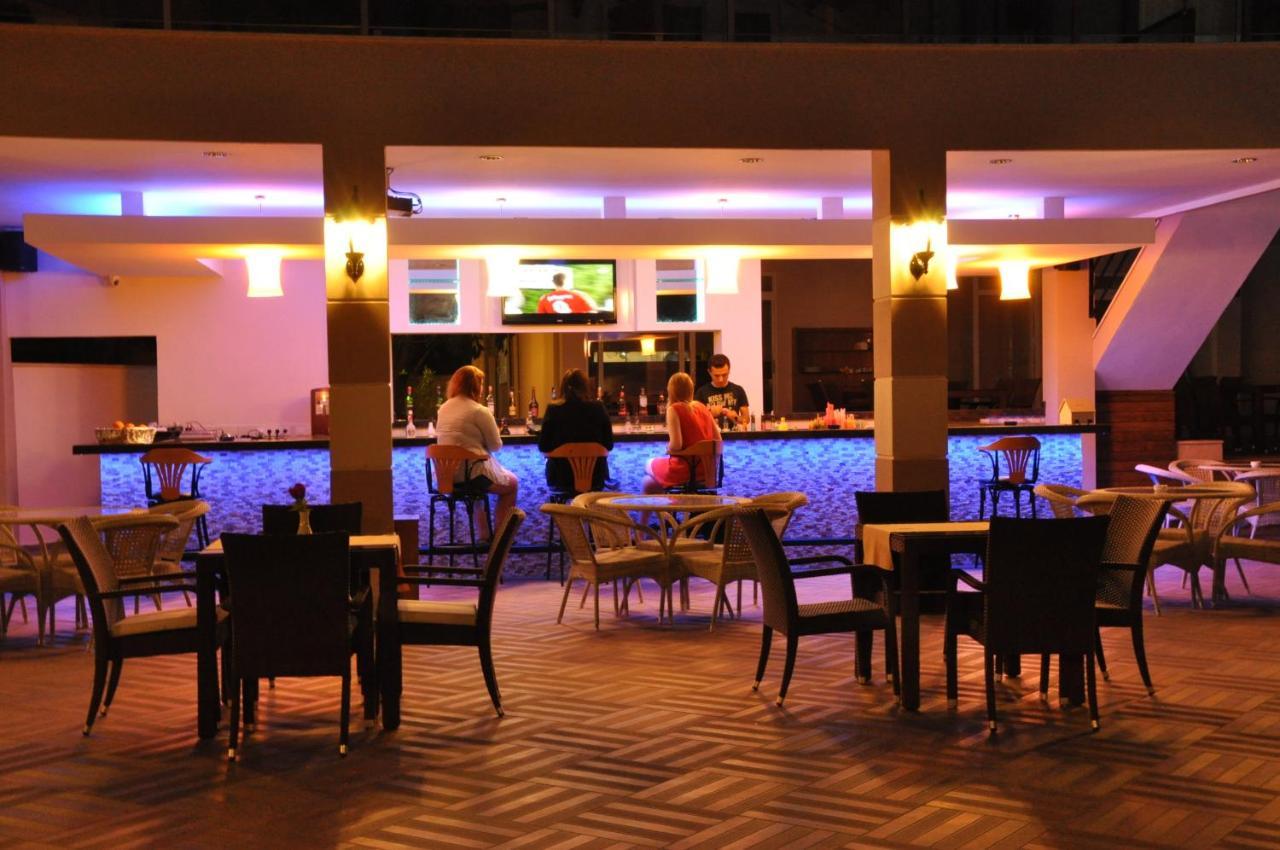 Aparthotel Almera Park