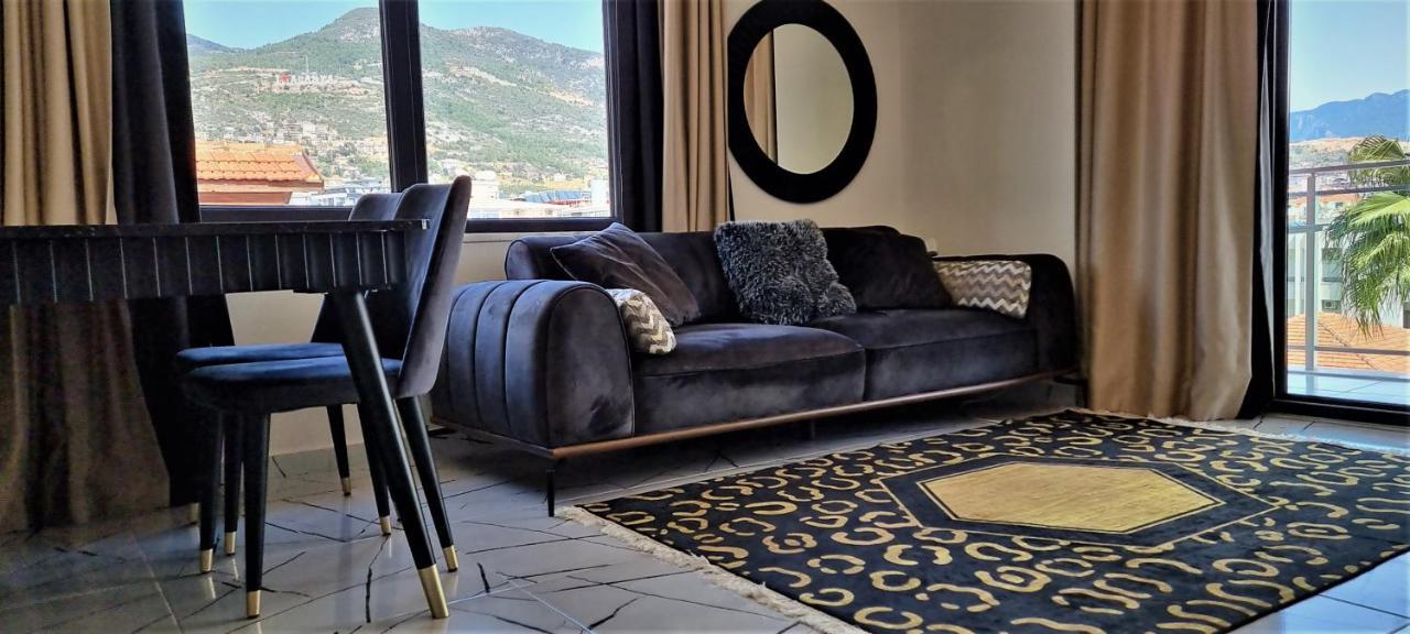 Art Luxury In The Center Of Apartment *