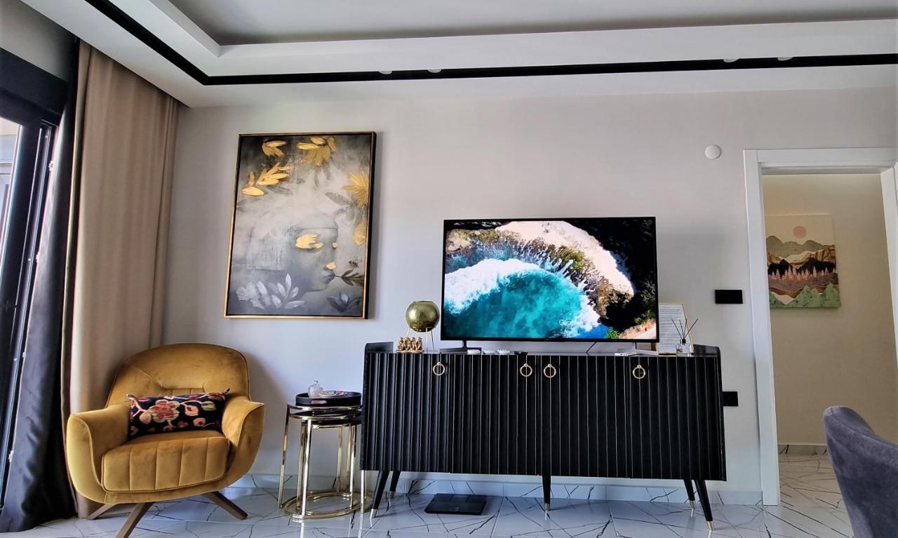 Art Luxury In The Center Of *