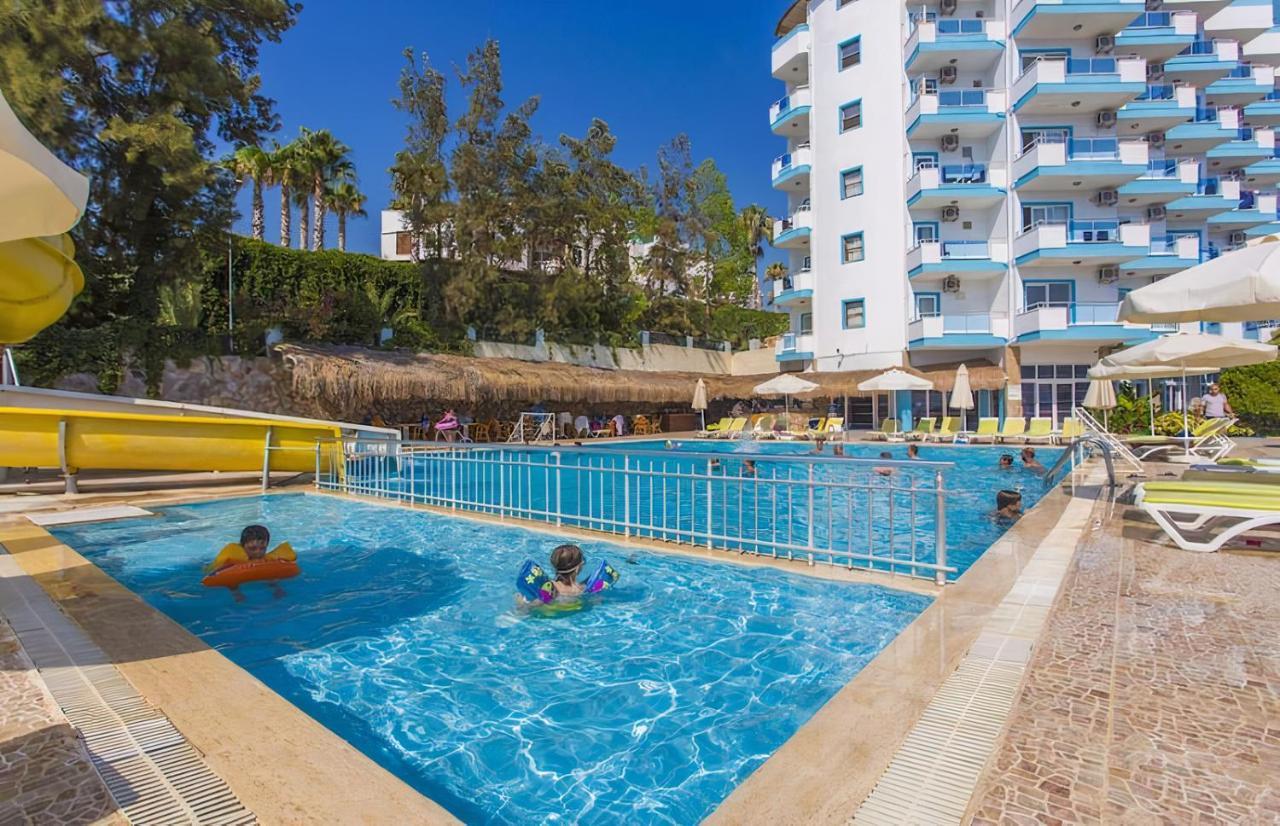 Grand Juno Beach Hotel