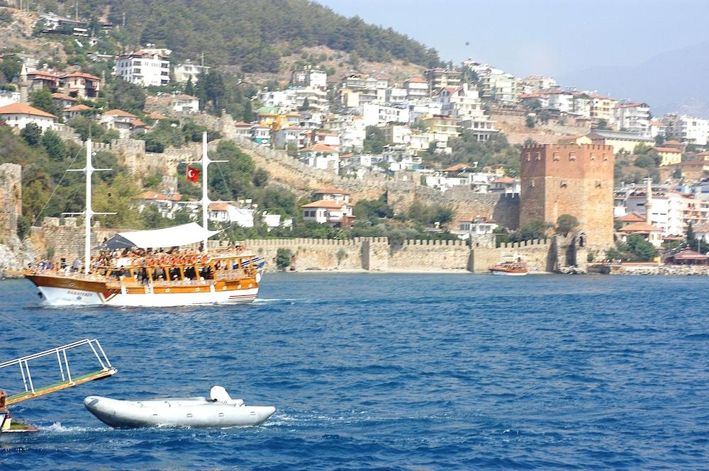Remi Hotel 4*