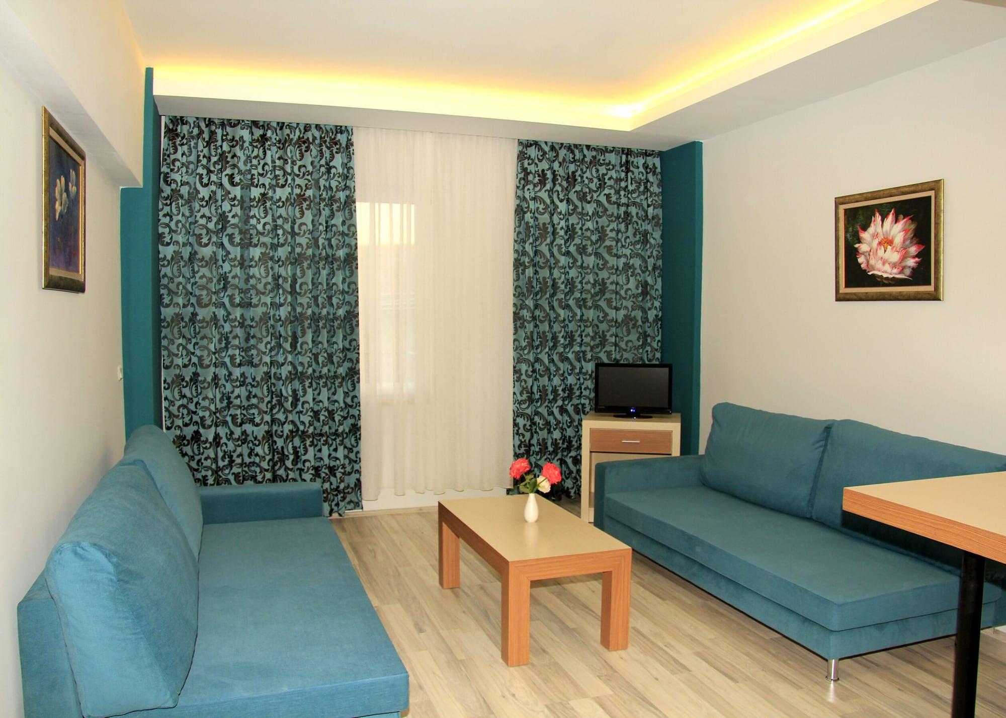 Ark And Hotel