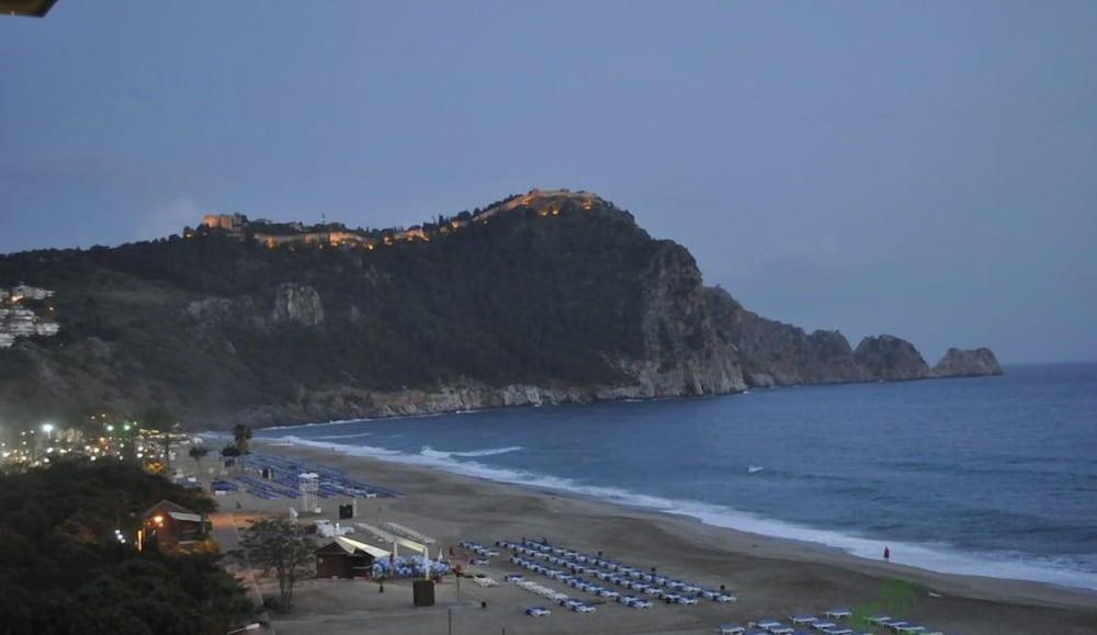 Hotel Azak