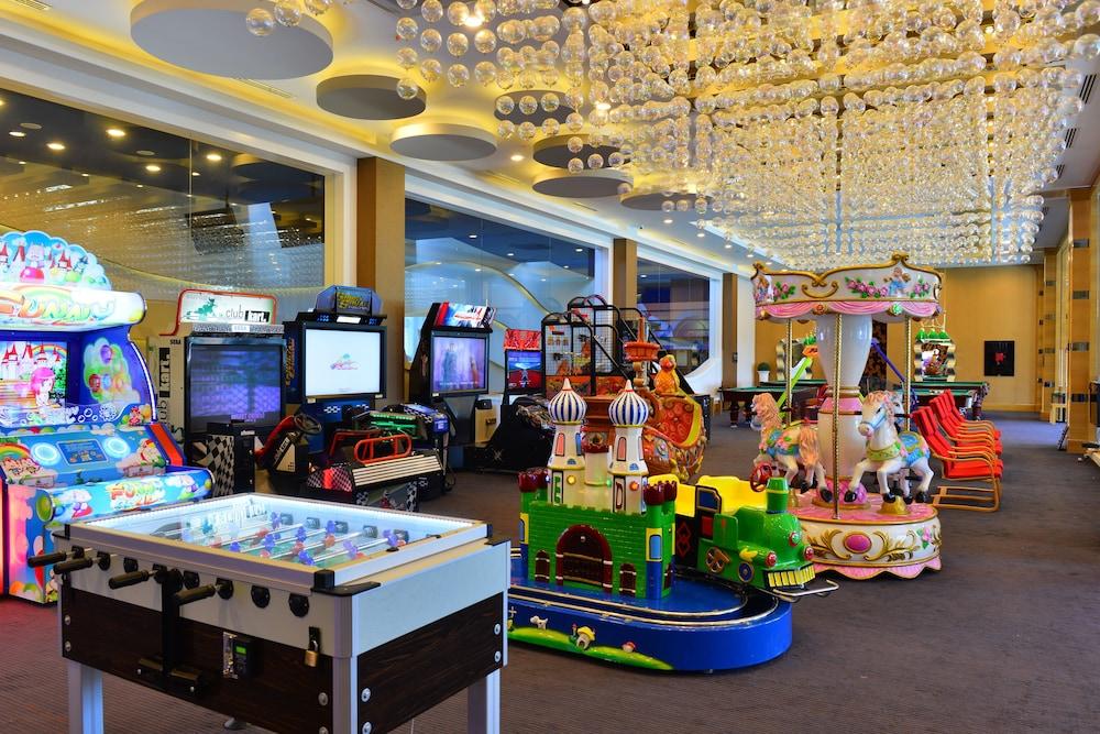Azura Park Tourism Complex *