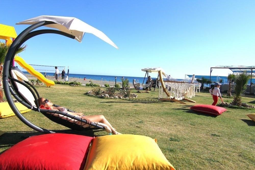 Azura Park Tourism Complex