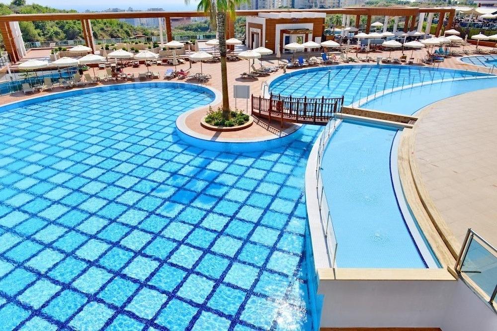 Apartment Azura Park Tourism Complex