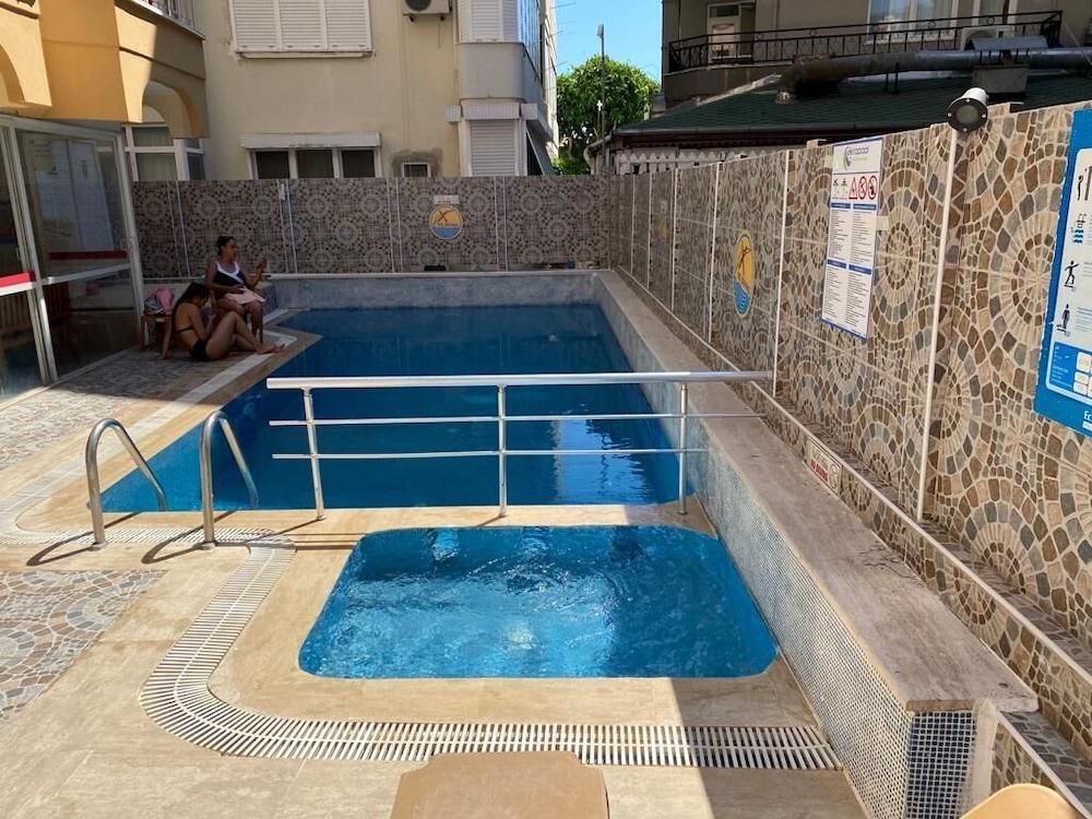 Kleopatra Bavyera Hotel 3*