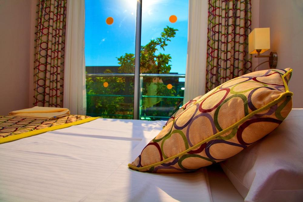 Garden Aparthotel 2*