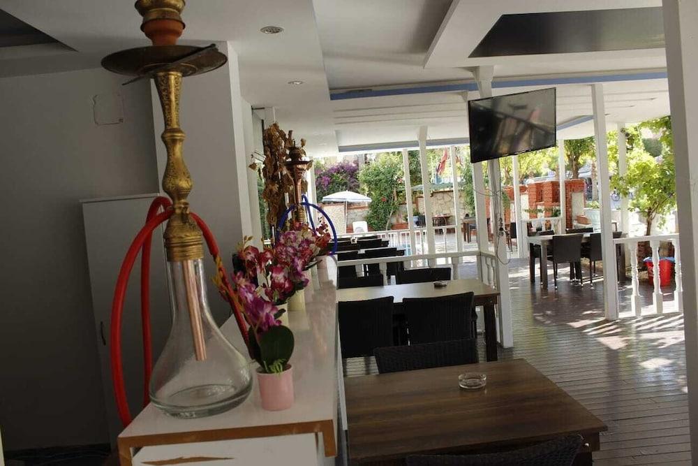 Moonlight Hotel 3*