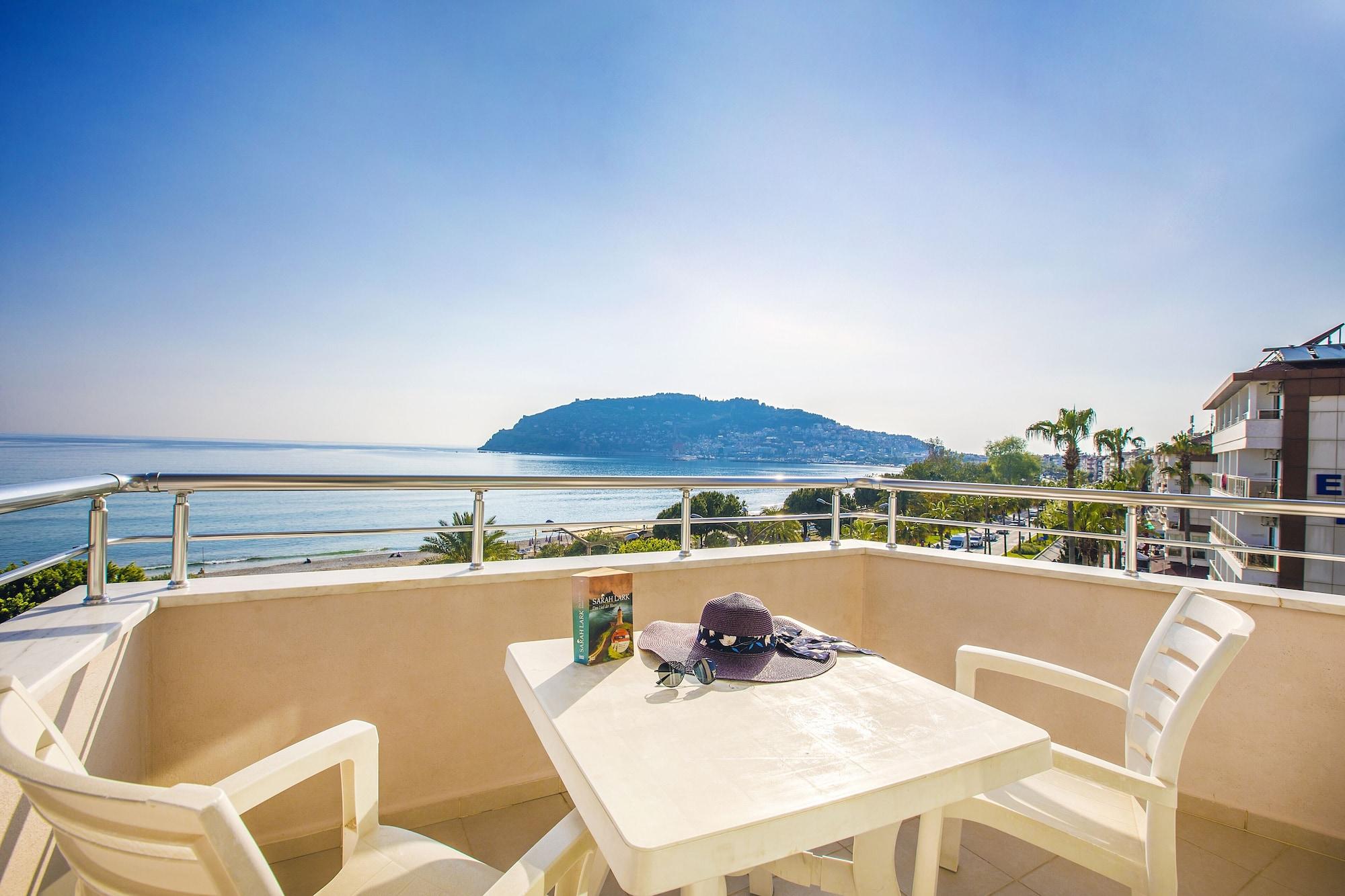 Hawaii Hotel 3*