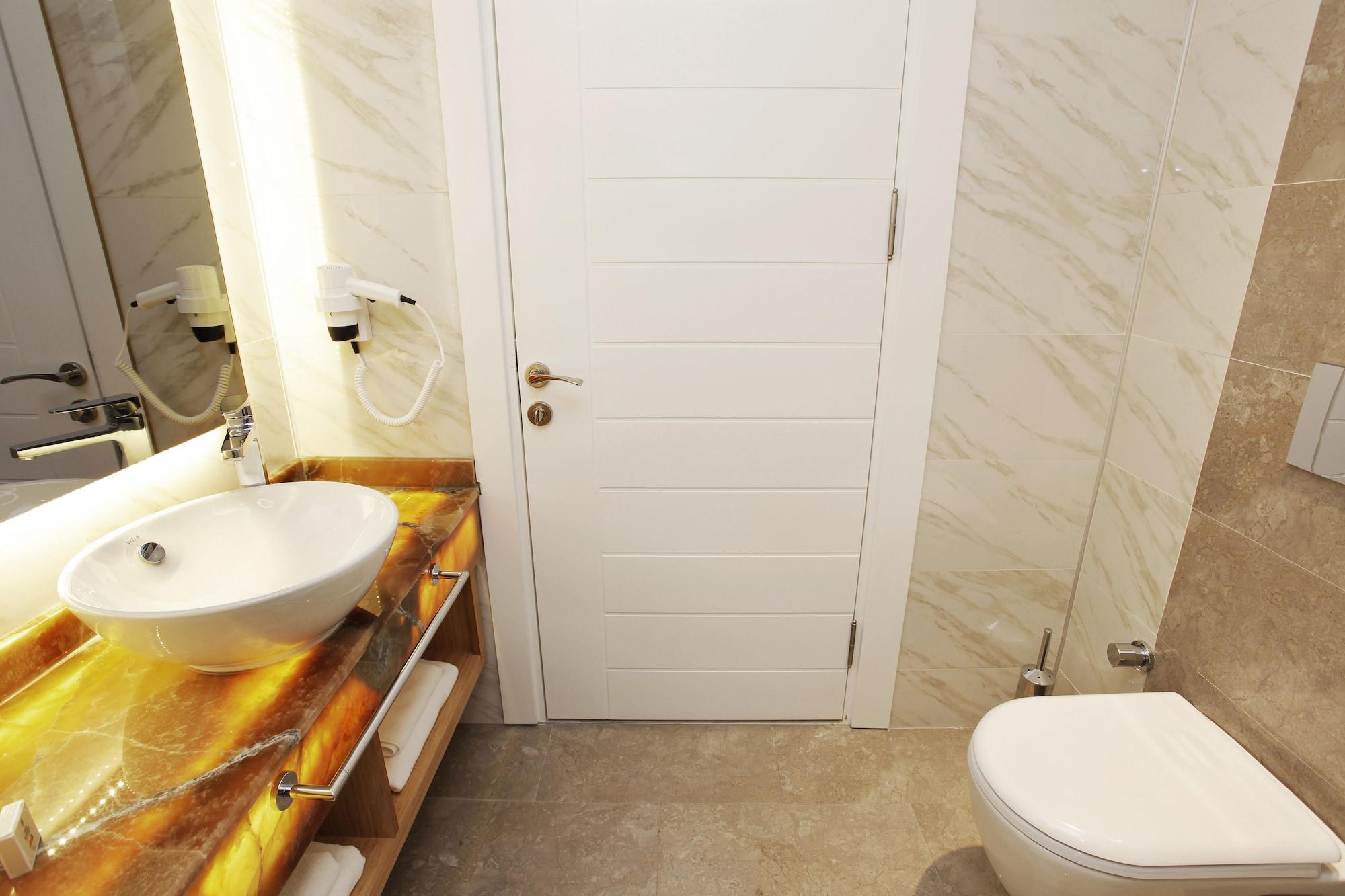 Kleopatra (adults Only) 3*