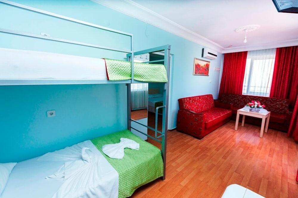 Nehir Hotel 3*