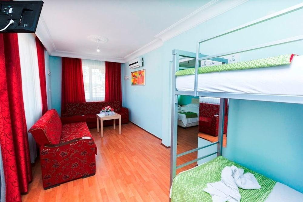 Nehir Hotel 3*