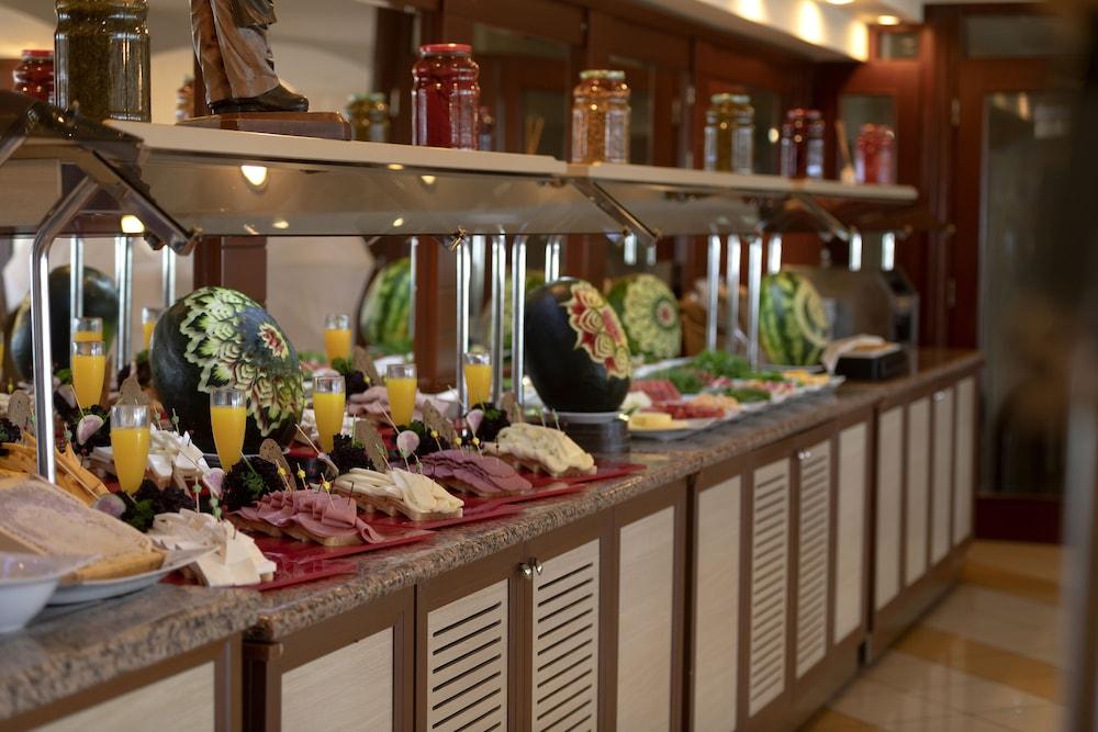 Numa Port Hotel 4*