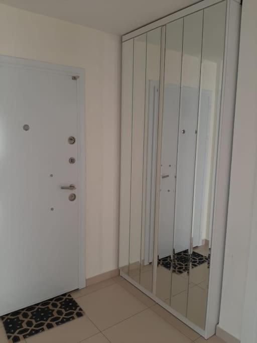 Lory Queen Luxury Near The Sea Apartment *