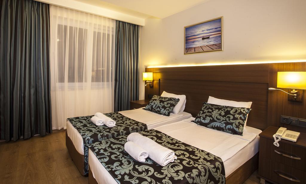 Hotel Parador Suite Hotel