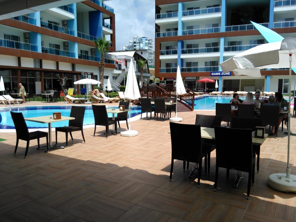 Crystal Towers 3*