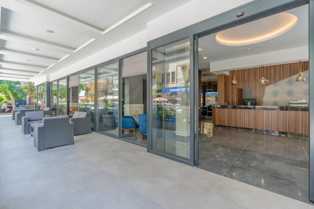 Aparthotel Gurses Life 3*