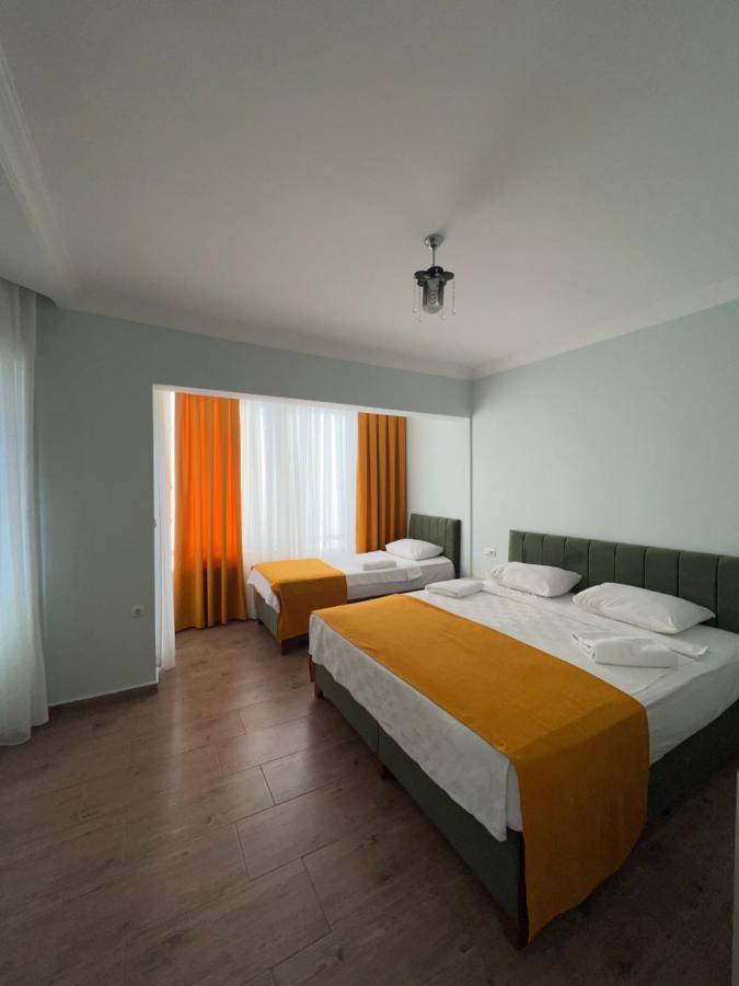 Queen Hotel 2*