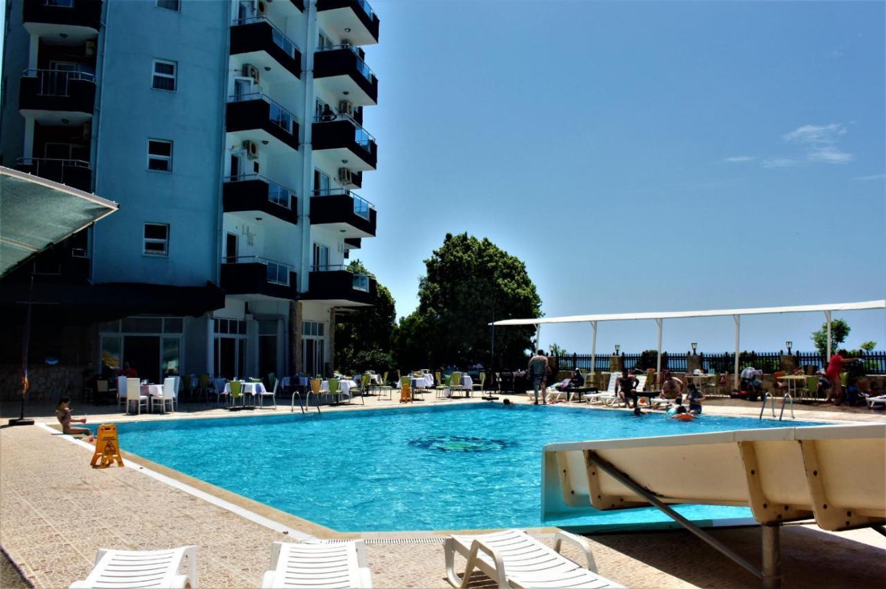 Grand Juno Beach Hotel