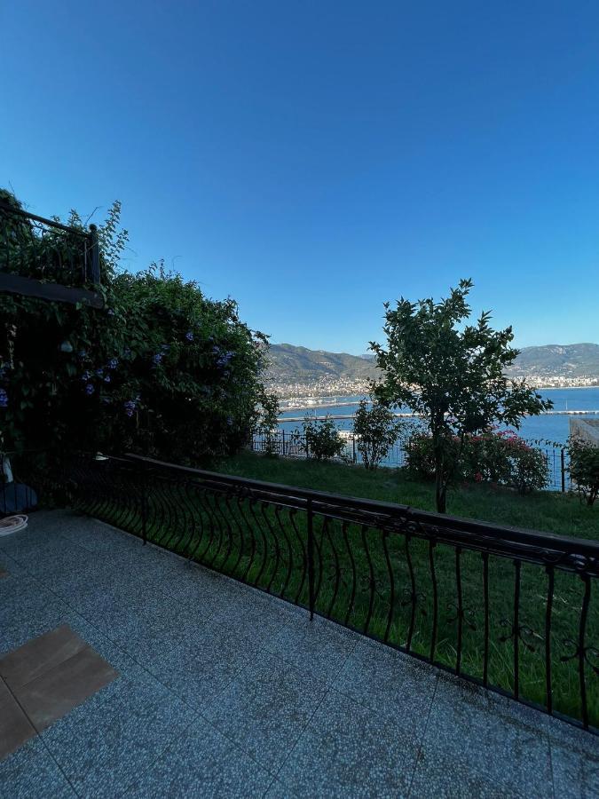 Escape To History In A Stunning Stone House With Garden And Sea View In The Heart Of Villa