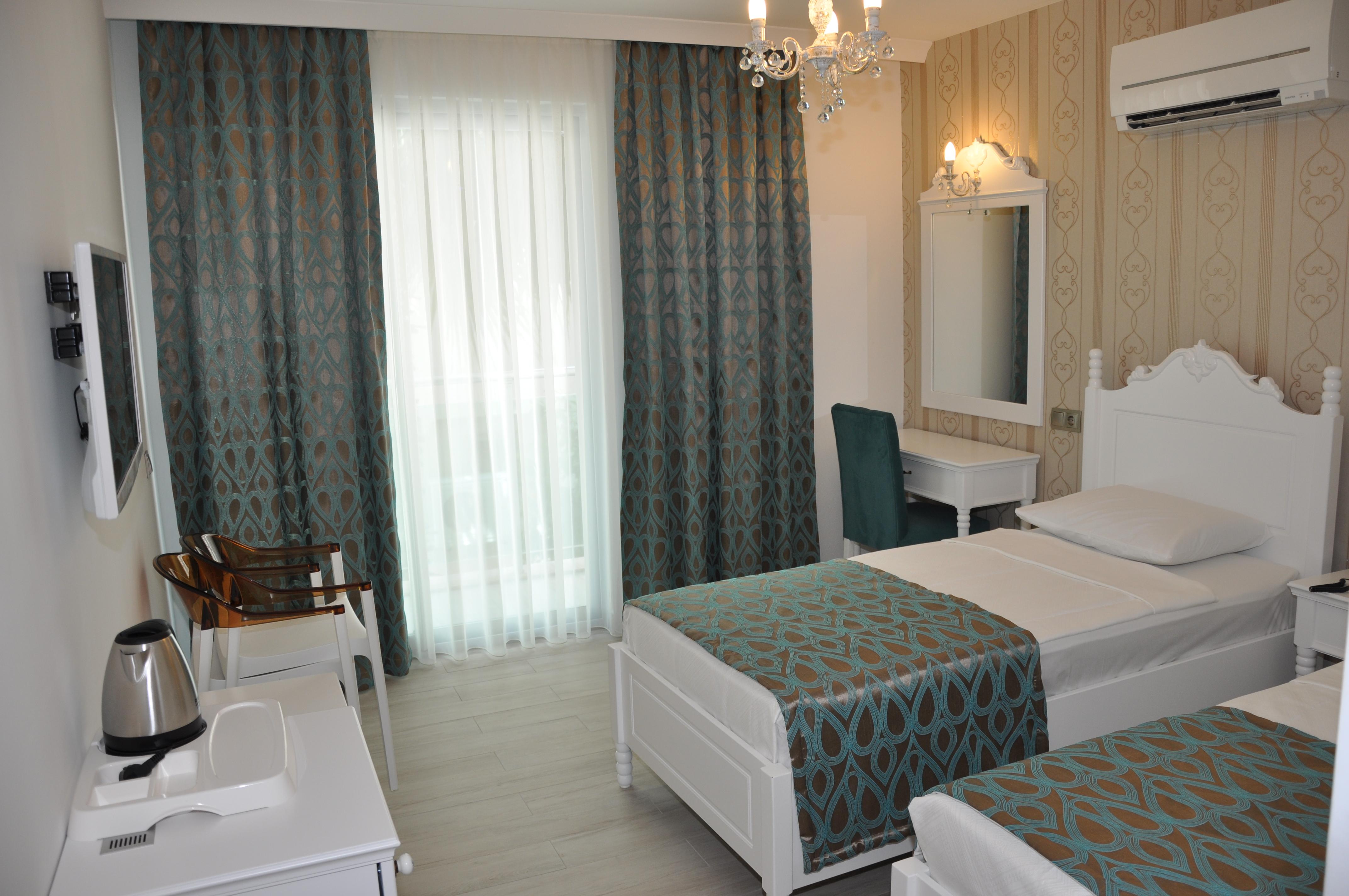 Kleopatra Atlas - Adults Only 4*
