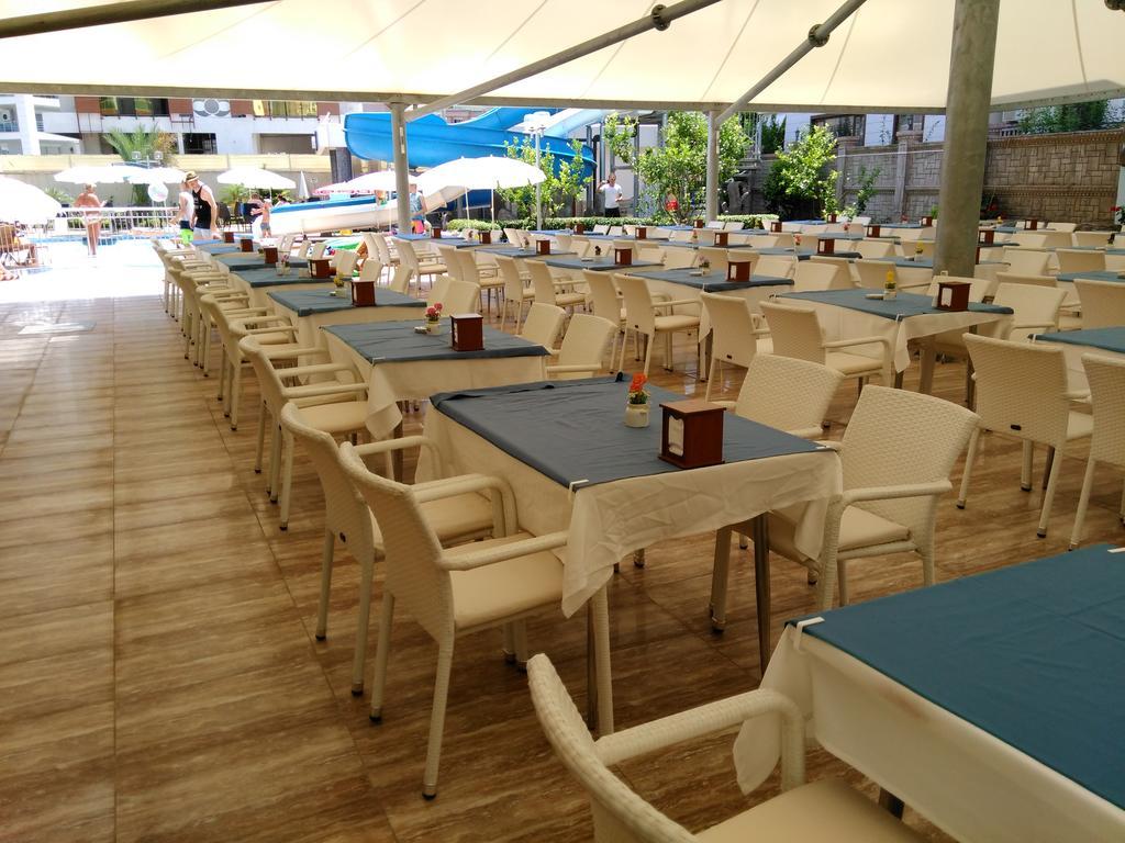 Aparthotel Crystal Towers 3*