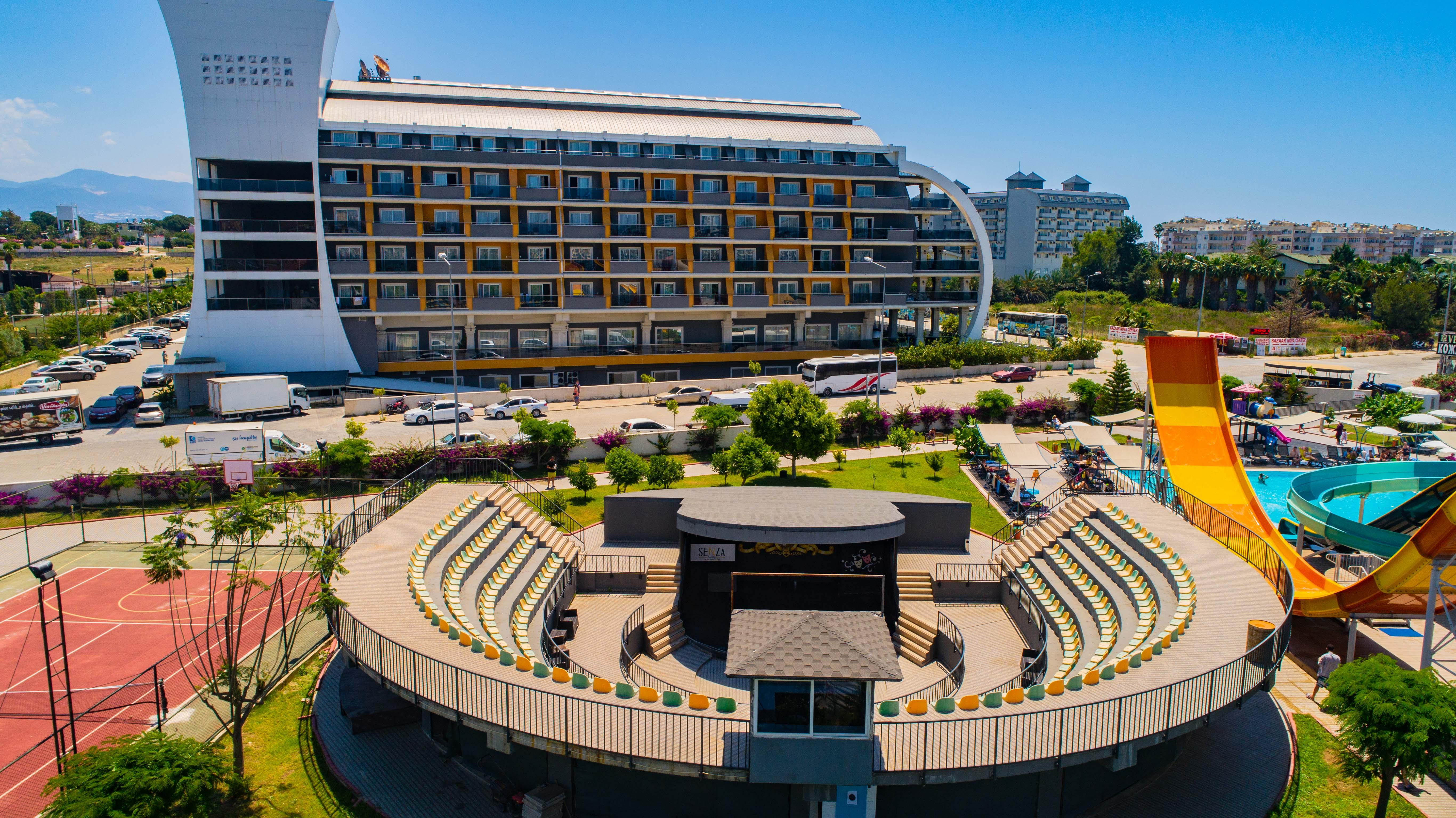 Senza The & Hotel