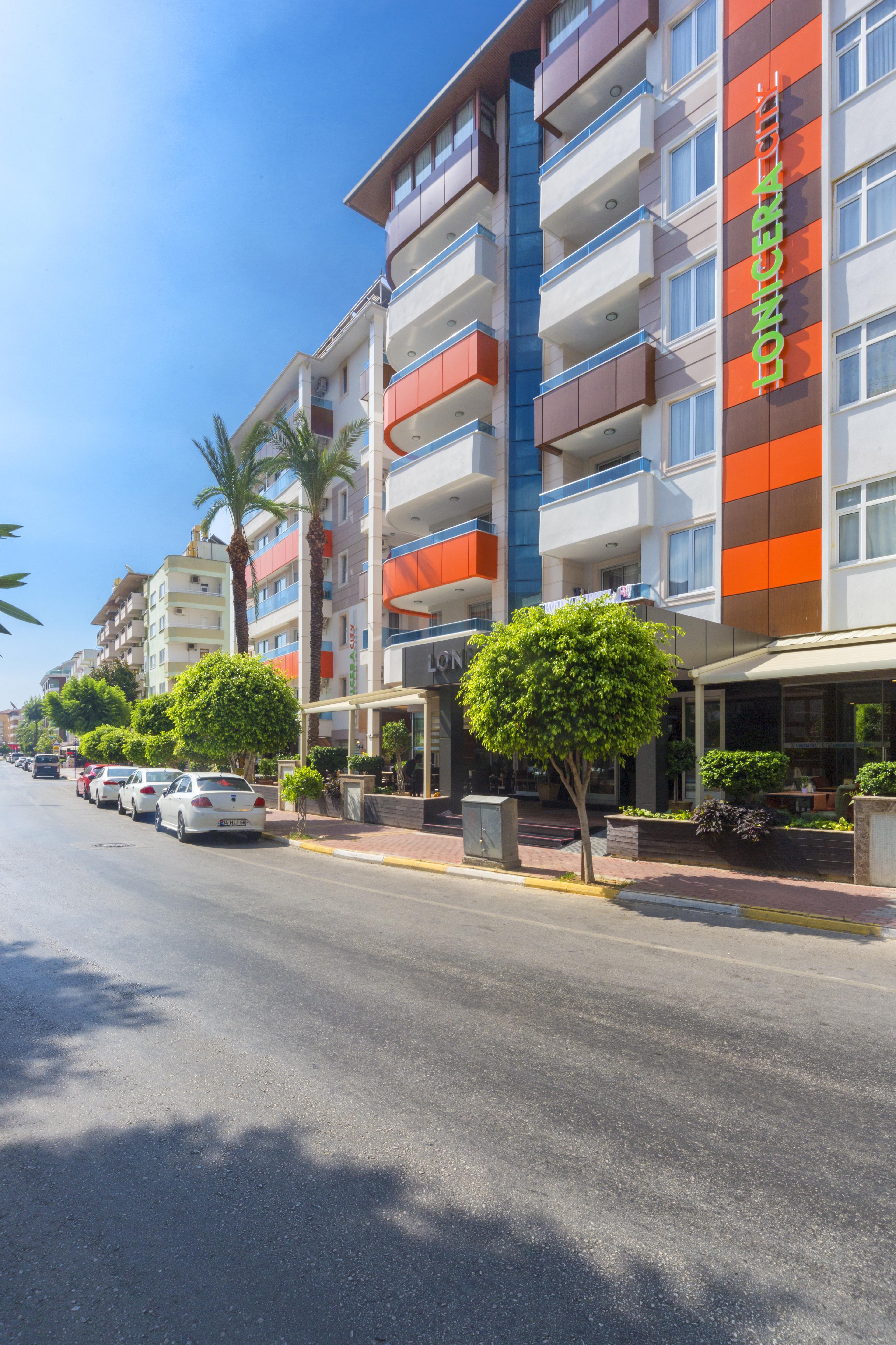 Lonicera Hotel 3*